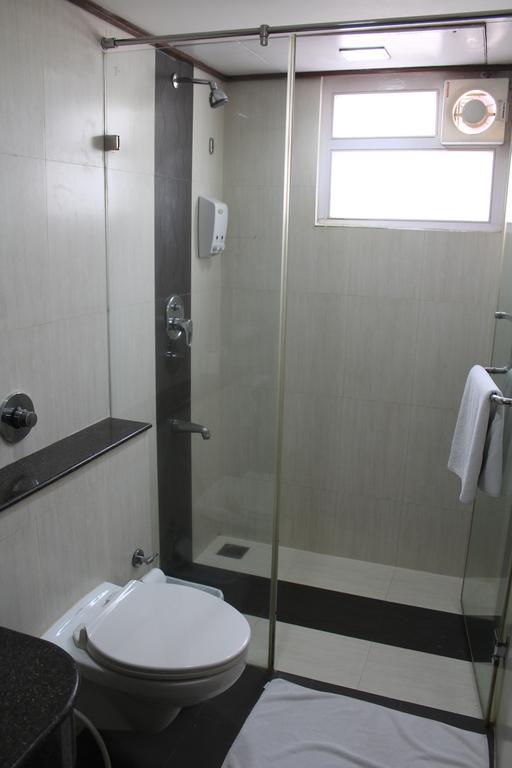 The Lotus Apartment Hotel, Venkatraman Street Chennai Dış mekan fotoğraf