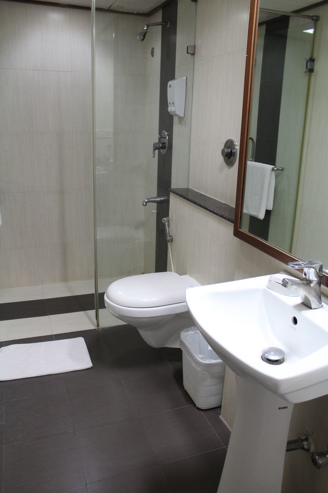 The Lotus Apartment Hotel, Venkatraman Street Chennai Dış mekan fotoğraf